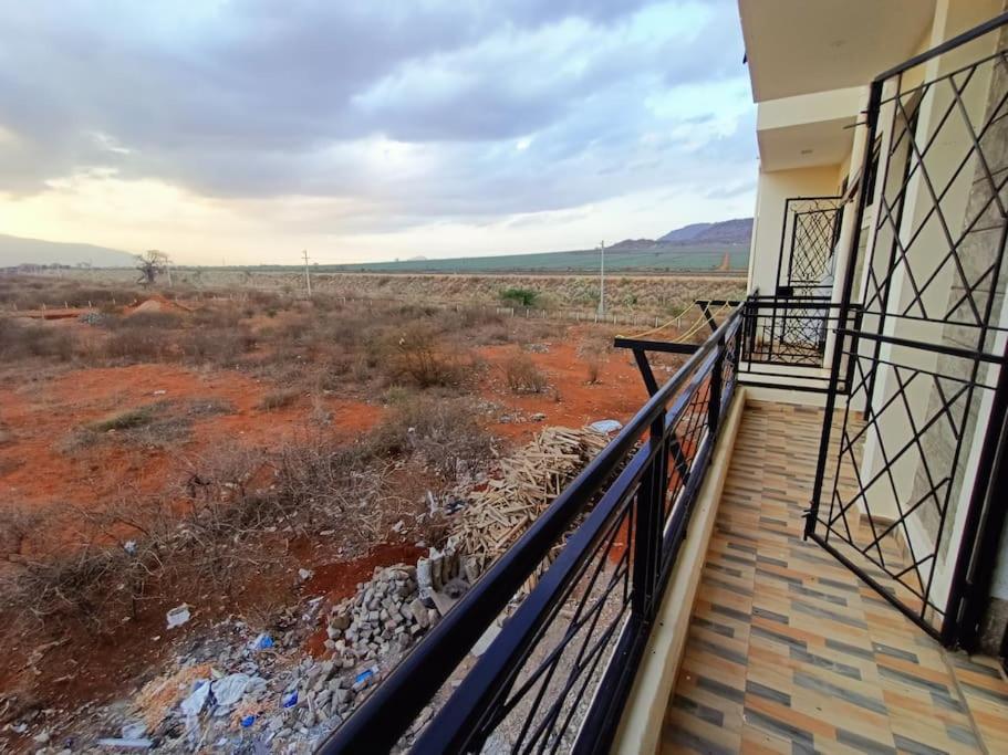 1 Bedroom Fully Furnished Luxurious Apartment Voi Town Exterior foto